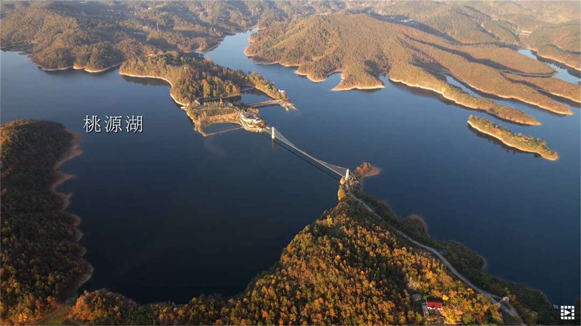 桃园湖.jpg